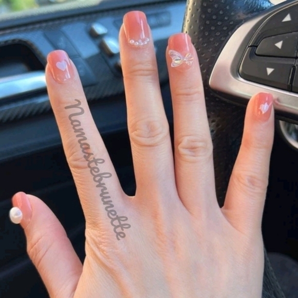 2/$16 3D Heart Bows Pearls Press On Nails - Picture 11 of 17